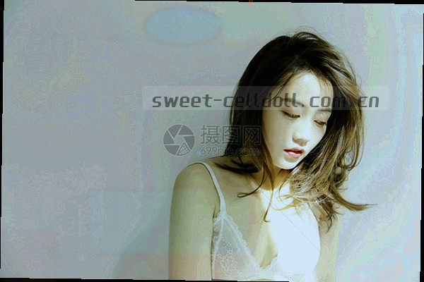 电脑端与移动端双屏线稿：桌面展示收藏夹下载入口，移动端展示筛选与置顶